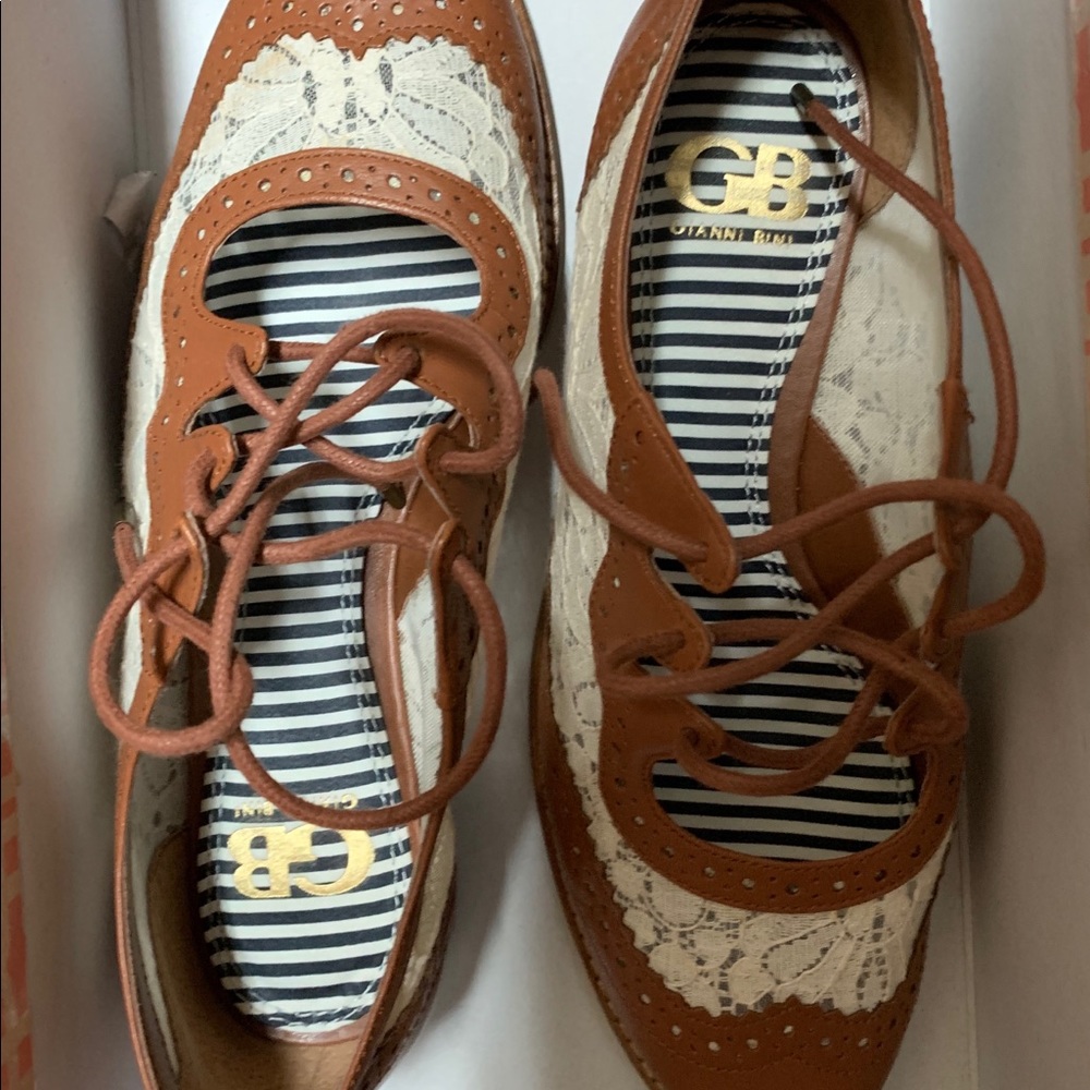 Strap up flats